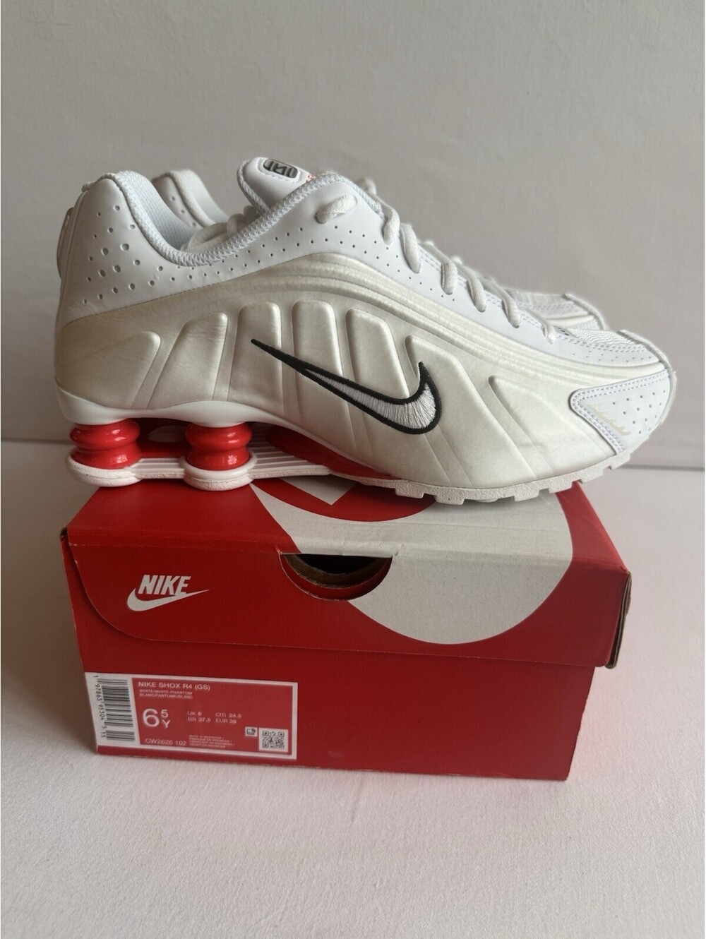 Nike Shox R4 GS White Phantom Red CW2626-102 Youth 6.5Y EU 39 New Box